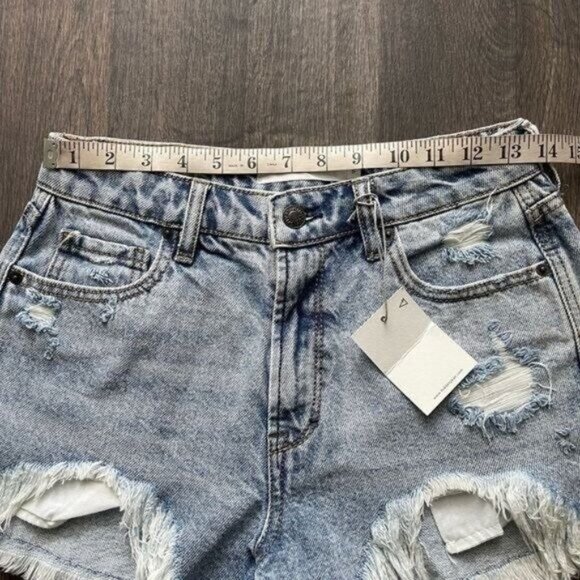 NWT Hidden distressed jean shorts Sofia Mom Short size S - Picture 3 of 6